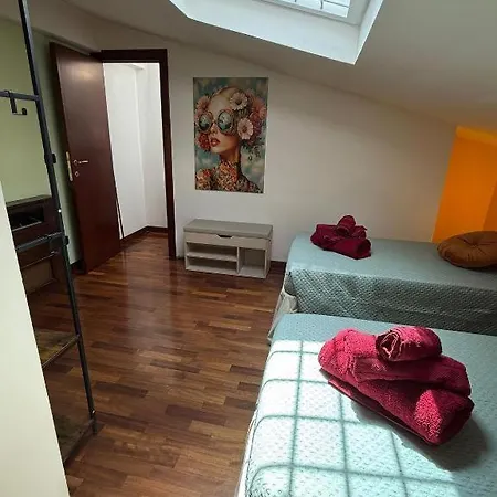 Casetta Romana Ampia Con Giardino & Parcheggio Tranquilla Zona Borghesiana Metro C ローマ