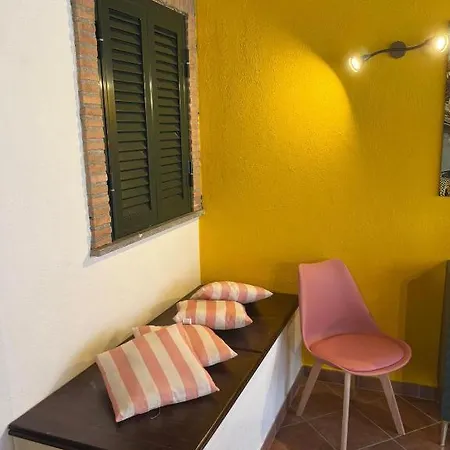 別荘 Casetta Romana Ampia Con Giardino & Parcheggio Tranquilla Zona Borghesiana Metro C ローマ